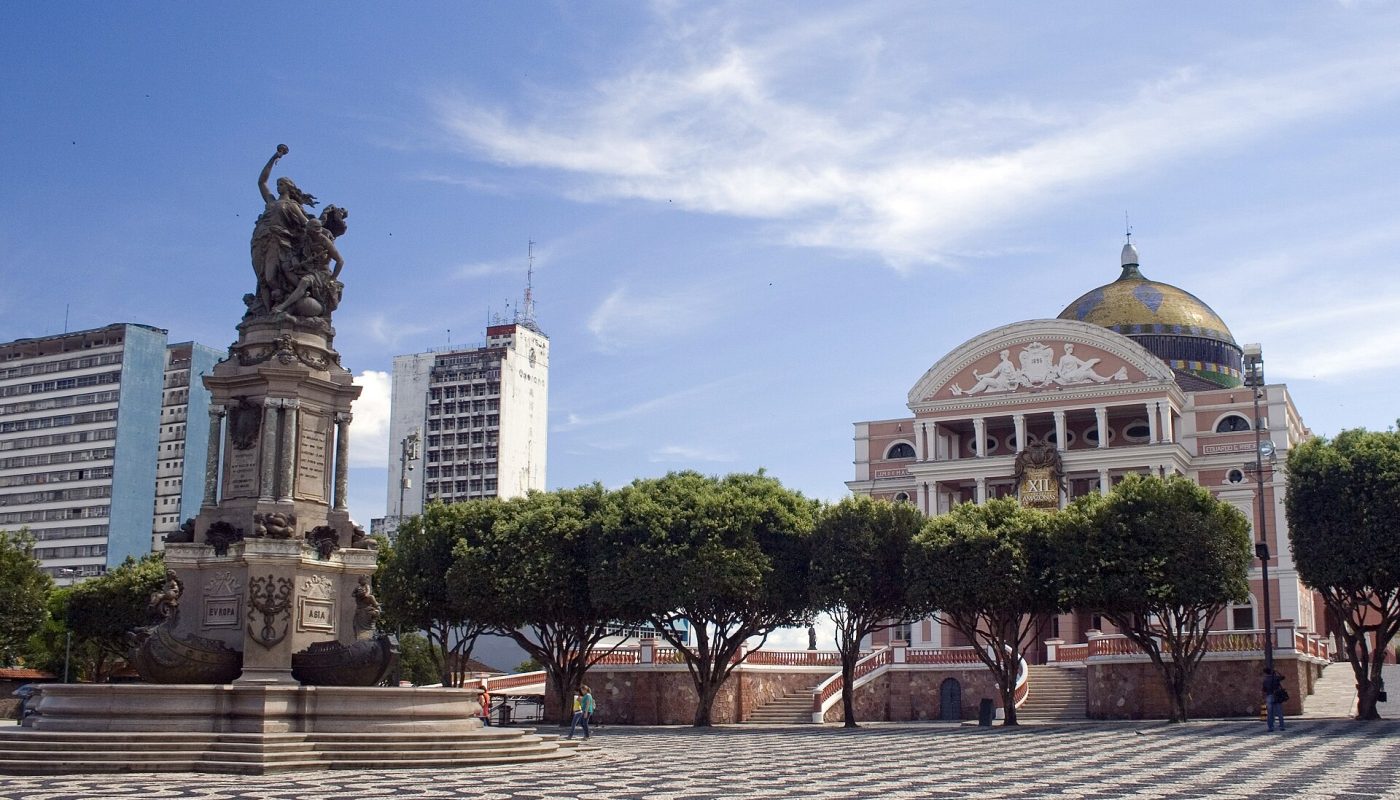 Comércio do Centro testa horário estendido às quintas-feiras